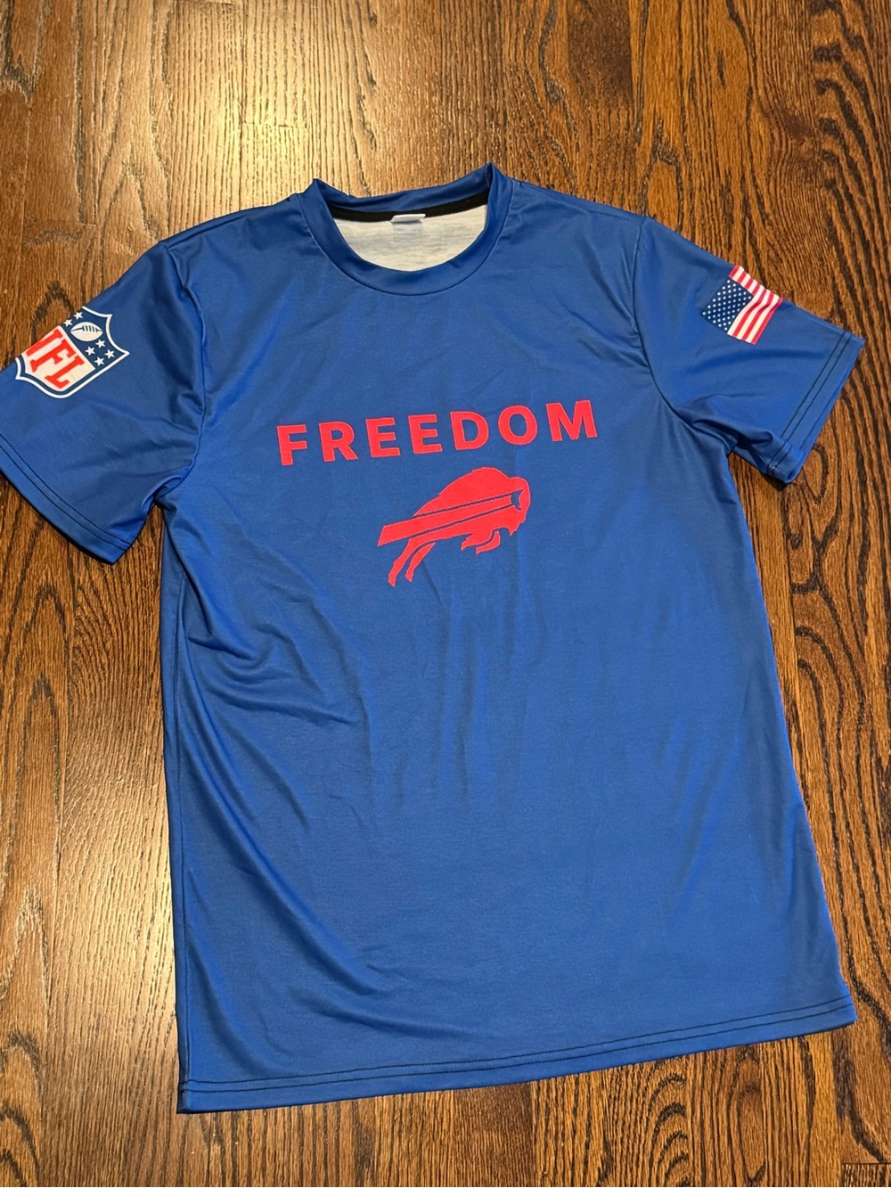 Men’s Buffalo Bills football Freedom athletic shirt medium new no tags